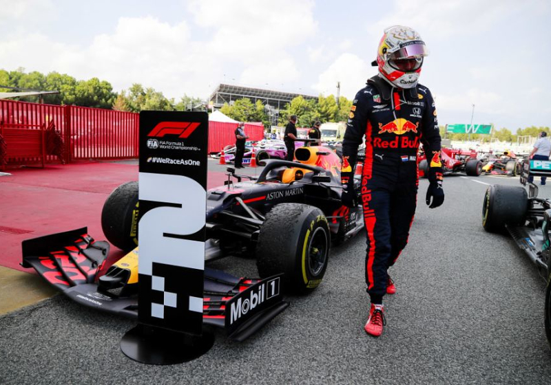 Button ziet Verstappen worstelen: "Ik denk dat het hem frustreert"