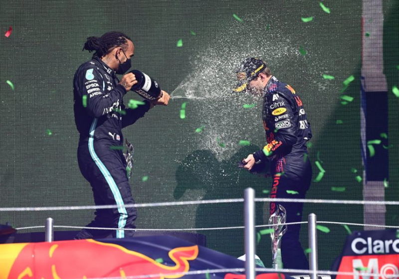 Hamilton v Verstappen - why Ricciardo has given up predicting champion