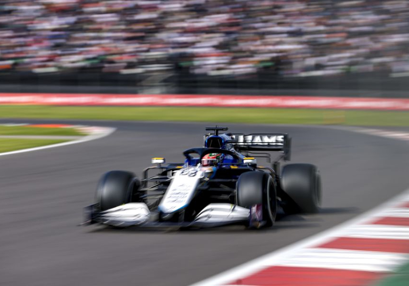 Russell over titelstrijd: "Zou behoorlijk dom zijn om Lewis af te schrijven"