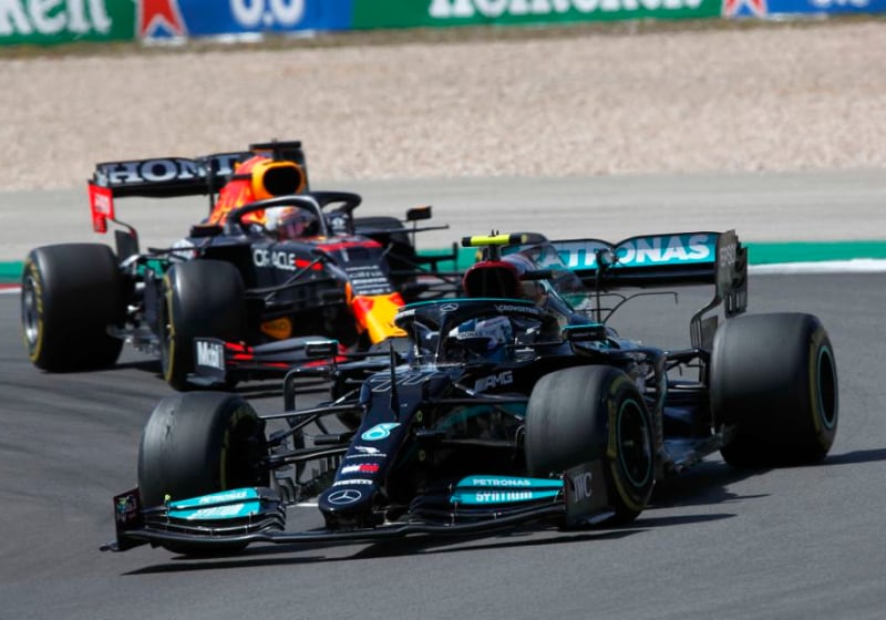 Massa neemt het op voor Bottas en Pérez: 'Ze staan naast de beste coureurs'