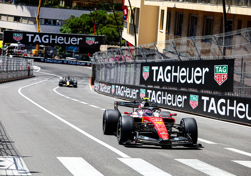 Verstappen dicht bij Hamilton en Leclerc in gevecht om P1 in VT2