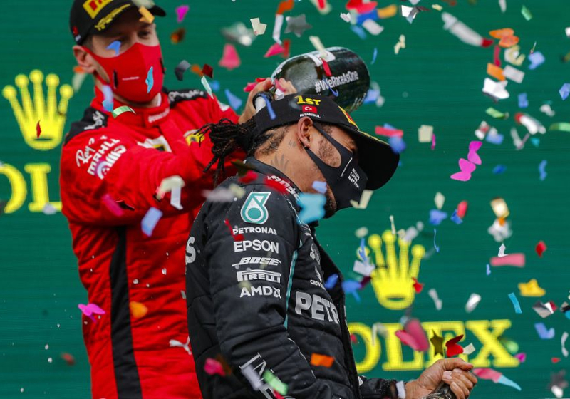 Wolff verklaart 'mislukte' champagnedouche Turkije: "Het was Sprite"