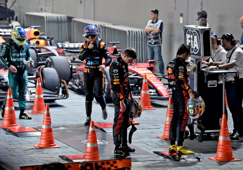 Alonso: Aston Martin debe respetar el rendimiento de McLaren