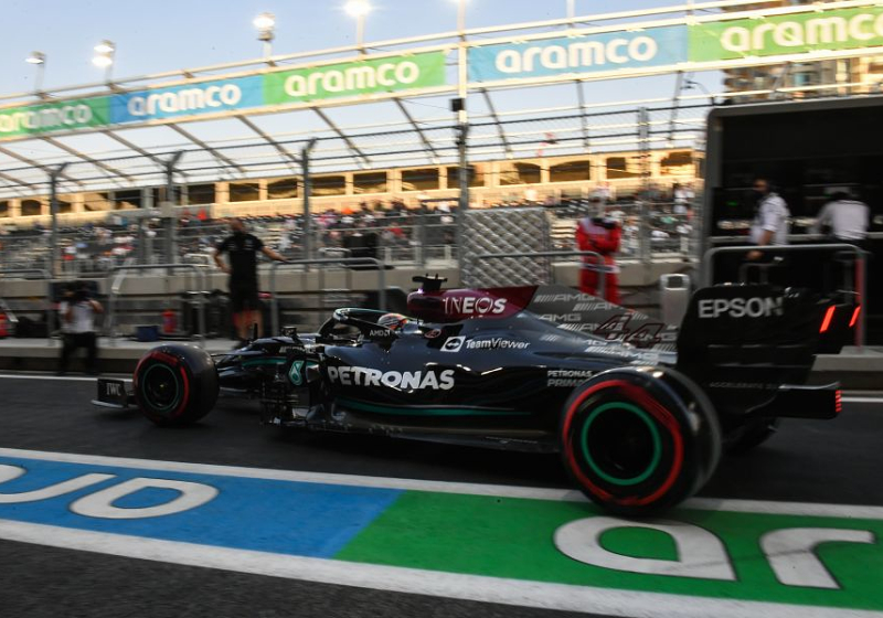 Eerste vrije training Saoedi-Arabië: Hamilton begint weekend als snelste man