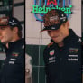 Verstappen proost met biertje vlak voor aanvang vrije training in Zandvoort