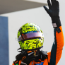 Verstappen knokt met Hamilton en herstelt na dramastart in Miami, Norris wint eenvoudig