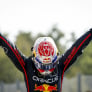 Verstappen domineert en wint op Monza bij opmerkelijke beslissing McLaren