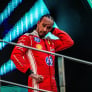 Hamilton glashelder over Alonso: 'Veel coureurs vooraan kunnen niet tippen aan zijn talent'