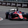 Van Hoepen crasht en verliest kostbare punten, Formule 2-race vroegtijdig beëindigd