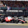 Verstappen crasht in slotfase en verliest podium, Leclerc pakt zege in Silverstone
