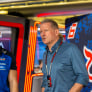 Verstappen begrijpt vader Jos inmiddels stuk beter: 'Waarschijnlijk iets spannender als ouder'