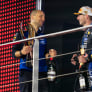 Verstappen lacht om kapotte boordradio: 'Denk dat 'GP' het wel fijn vond dat ik niets kon zeggen'