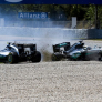 VIDEO: Terug naar 2016: Toen Rosberg en Hamilton samen in de grindbak eindigden | F1 Shorts