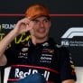 Verstappen doet alsof zijn neus bloed na vraag van journalist: