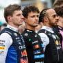 Norris wijst naar salaris: 'Ik zou net zoveel moeten verdienen als Verstappen en Hamilton'