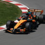 McLaren wijst naar Mercedes-power unit en sleutelt tot diep in de nacht