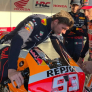 In beeld: Verstappen en Gasly klimmen op MotoGP-motor tijdens Honda-evenement