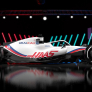 Internet leeft zich uit na openbaring nagenoeg identieke 2022 livery Haas F1