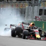 F1 blikt terug op crash Verstappen en Ricciardo in Bakoe | F1 Shorts