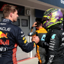 Hamilton lovend over Verstappen: "Max doet buitengewoon werk bij Red Bull"