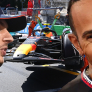 Hamilton maakte foto's van gecrashte RB19 van Pérez: 'Staan op zijn telefoon'