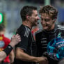 McLaren pakt wereldtitel bij zege Russell in Singapore, Verstappen loopt verder in