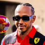 Hamilton ROMPE el silencio sobre Sainz y Ferrari