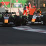 Stewards maken voorbeeld van 'onacceptabel gedrag' Verstappen en delen dubbele straf uit
