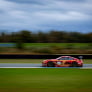 Kampioen Birdsall wonderbaarlijk ongedeerd na mega-klapper op TT Circuit Assen