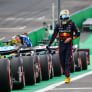 Verstappen reageert hoofdschuddend na teleurstellende sprintkwalificatie